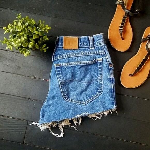 🌼 Vintage LEE high waisted cutoff shorts - Picture 1 of 8